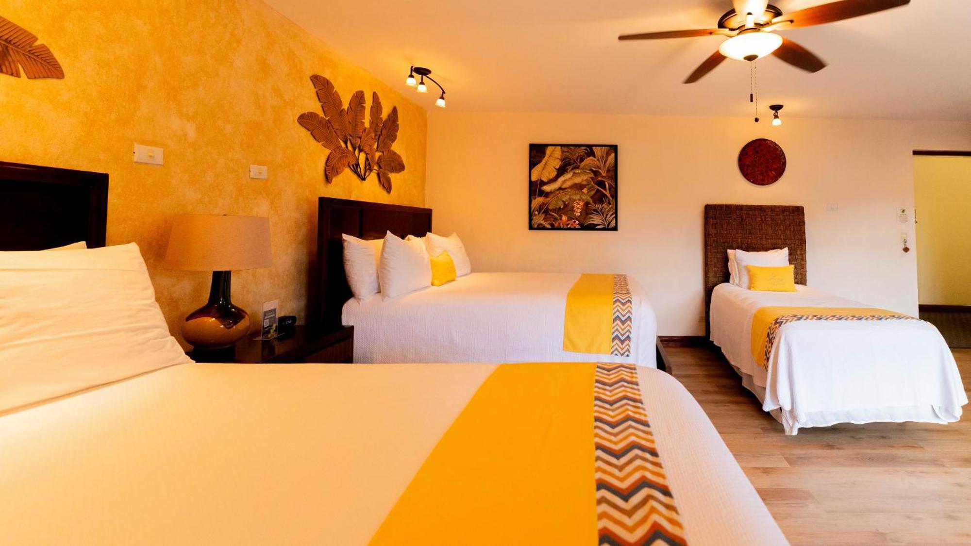 Buena Vista Chic Hotel Pilas Zimmer foto